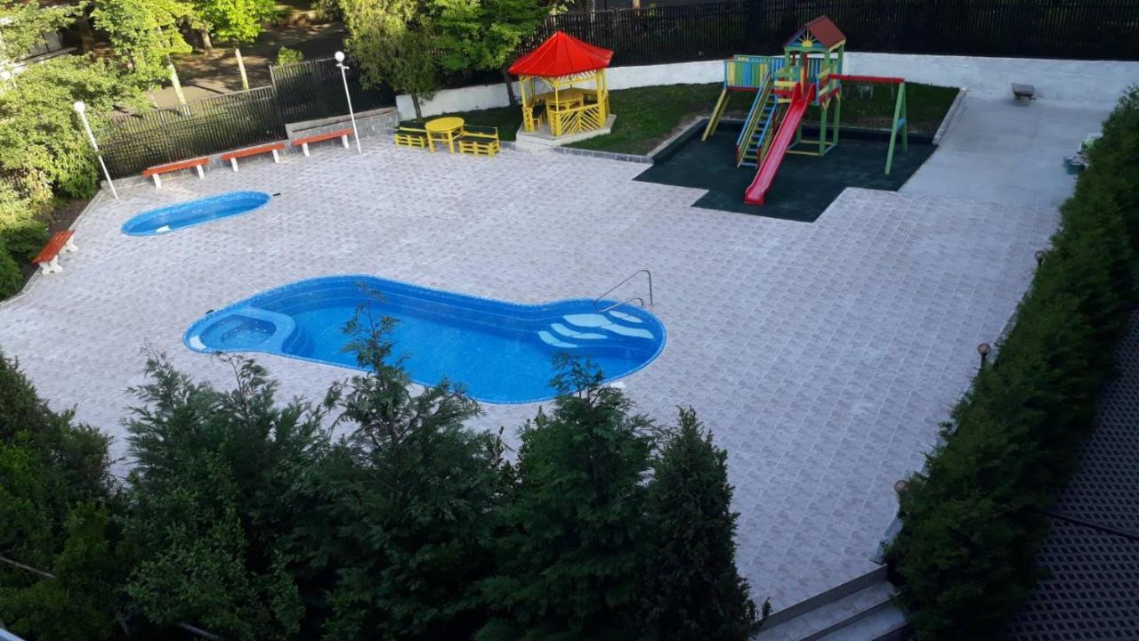 Hotel Maria Kiten  Kültér fotó